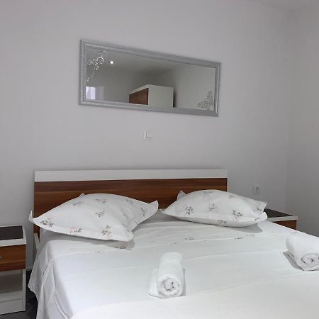 Niko Apartamento Baška Voda Exterior foto
